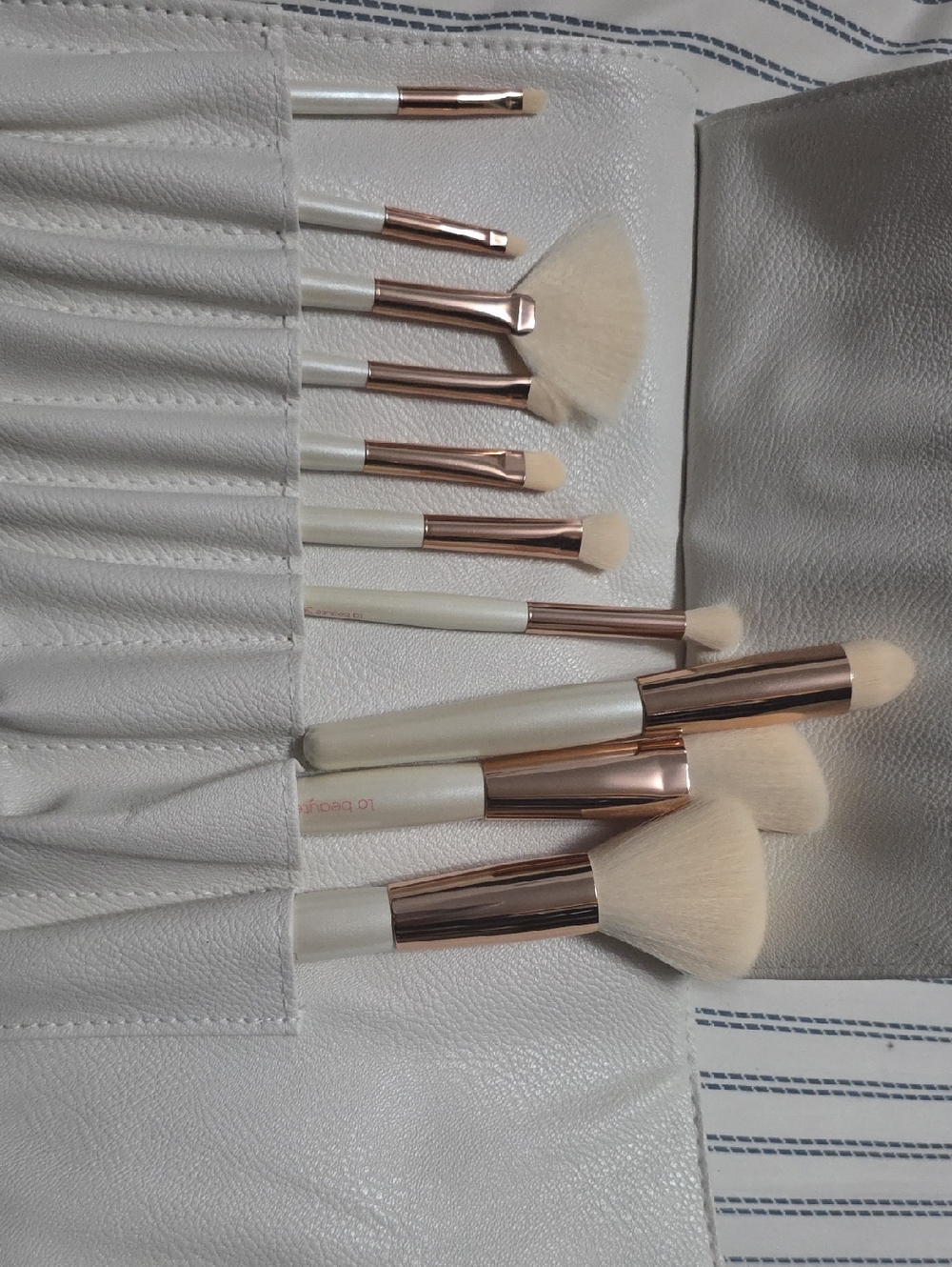 la beauté Soi 10-piece makeup brush set